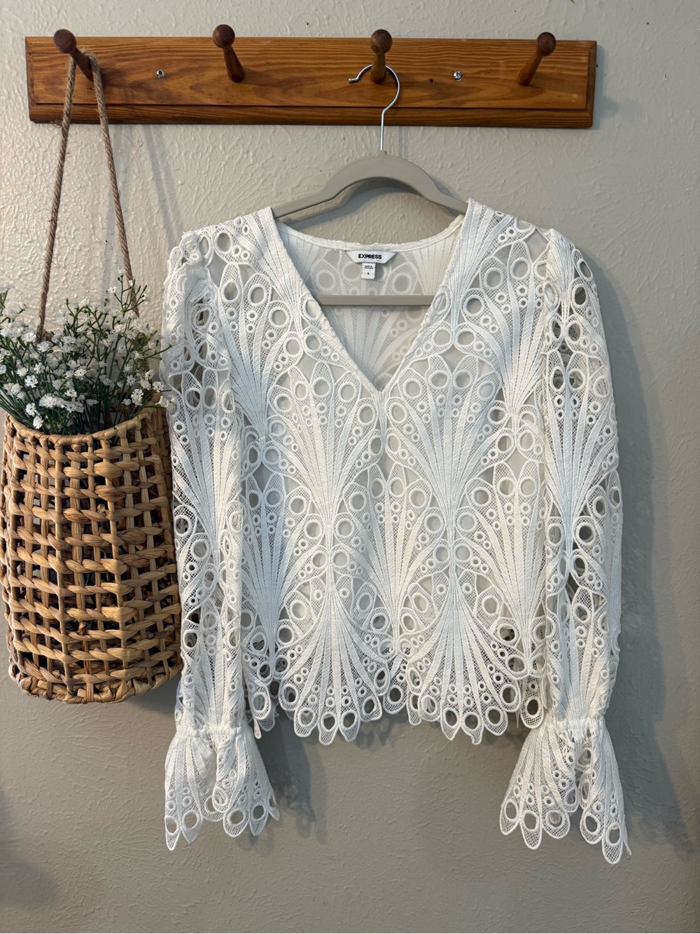 Express White Lace V‑Neck Eyelet Blouse